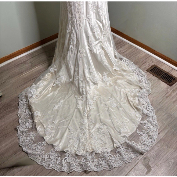 Stella York Wedding Dress Size 12 Ivory Lace Fit & Flare Illusion Neckline Chape - Picture 11 of 13